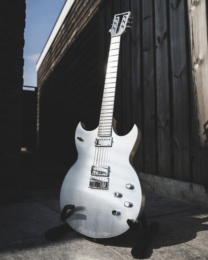 AluTone Resona – Anodized Silver Aluminum